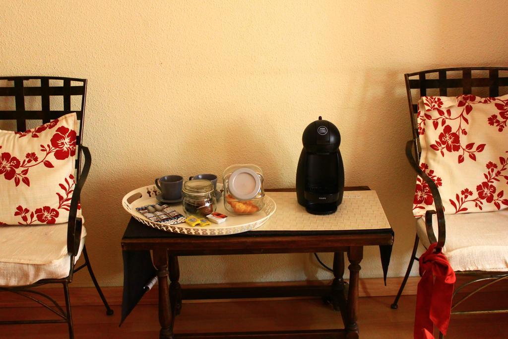 Hostal Escartin ซาบิญานิโก ภายนอก รูปภาพ