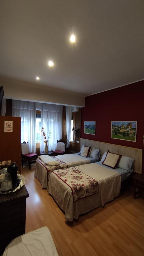 Hostal Escartin ซาบิญานิโก ภายนอก รูปภาพ