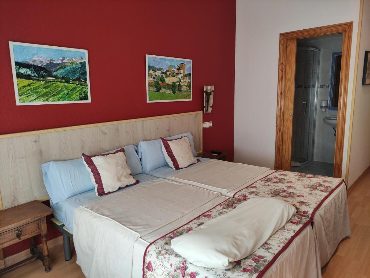 Hostal Escartin ซาบิญานิโก ภายนอก รูปภาพ