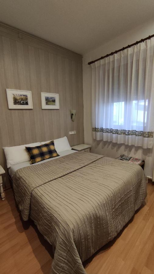 Hostal Escartin ซาบิญานิโก ภายนอก รูปภาพ