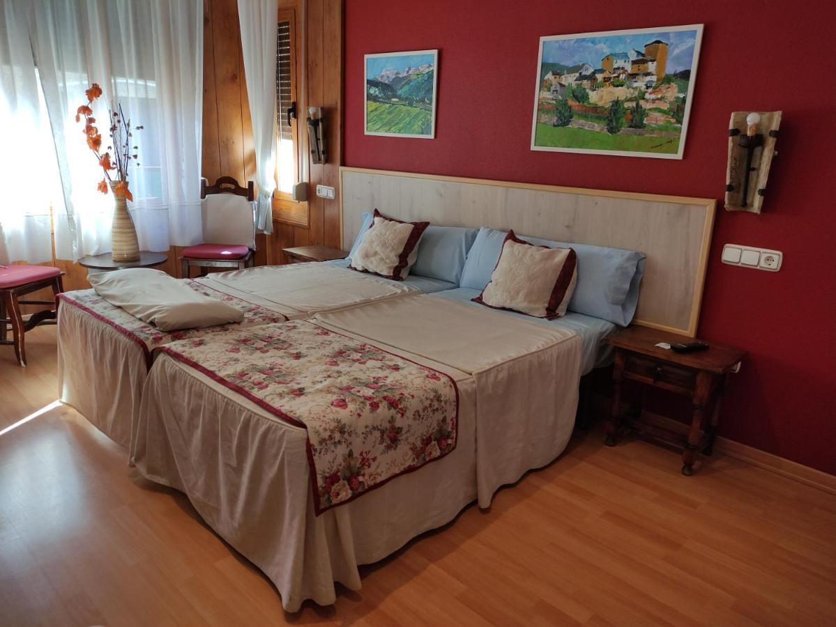 Hostal Escartin ซาบิญานิโก ภายนอก รูปภาพ